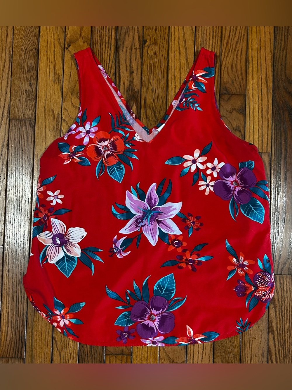 Old Navy Women’s Large Red Floral V-Neck Sleeveless Blouse Tank Top